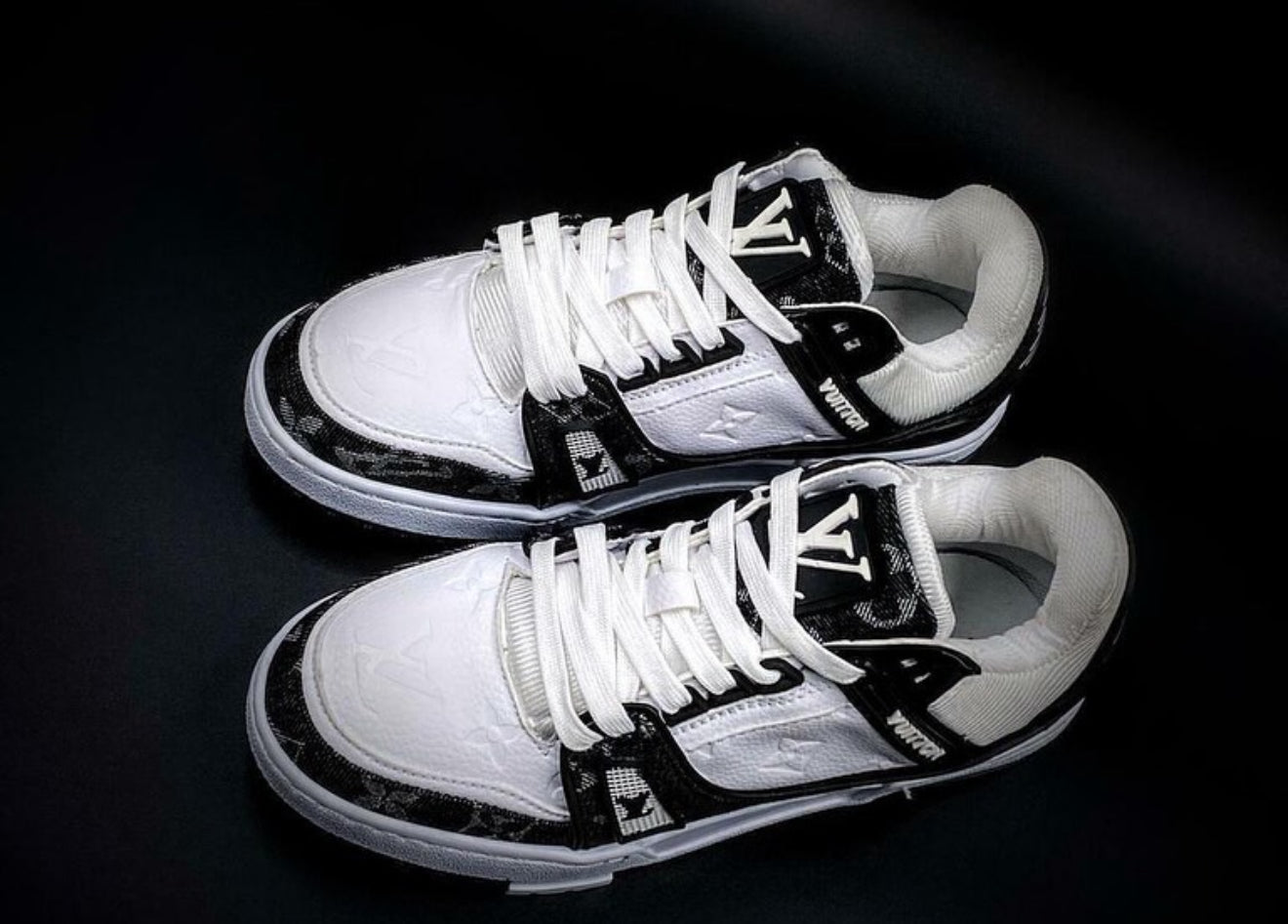 Louis Vuitton Trainer Black White