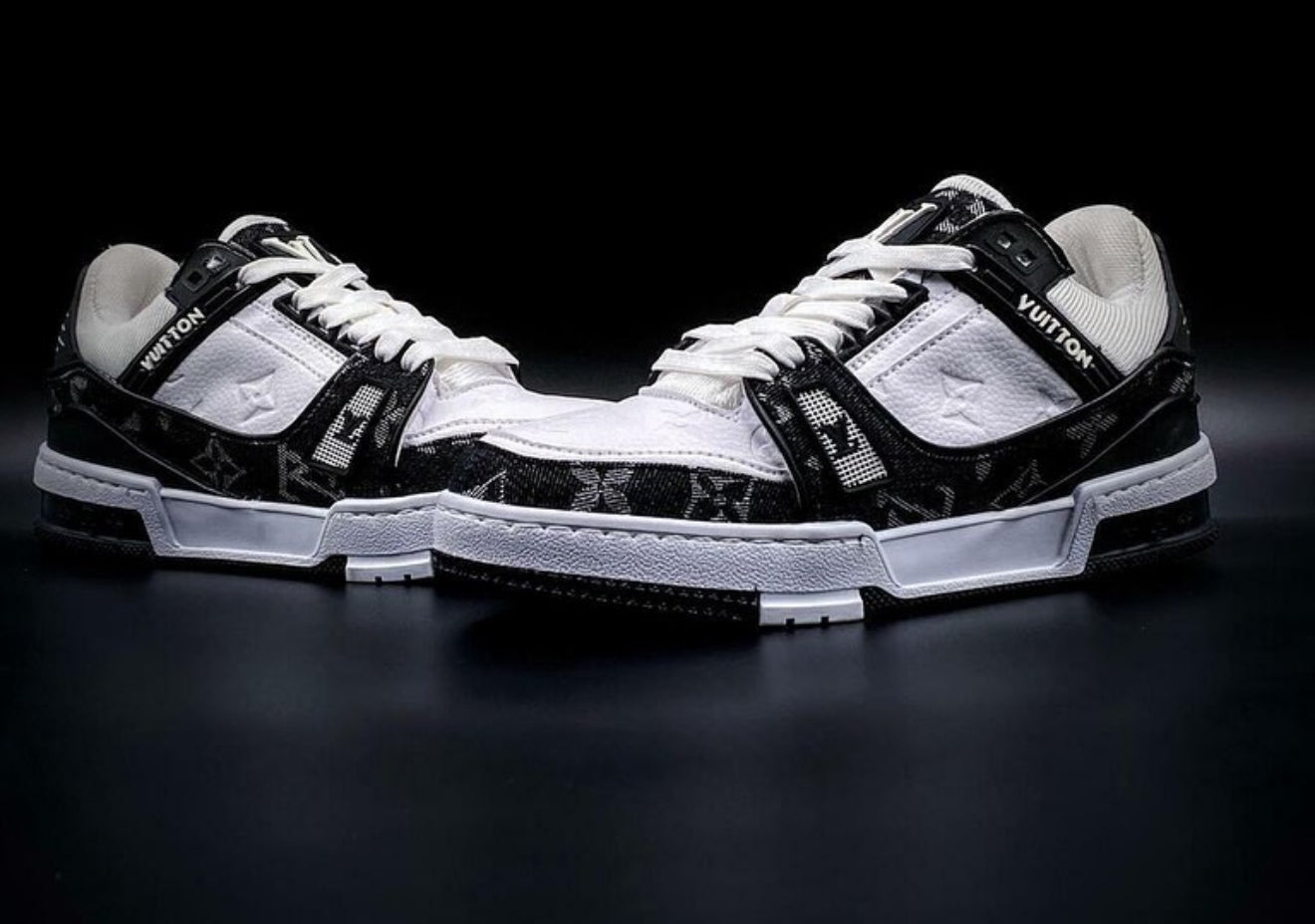 Louis Vuitton Trainer Black White